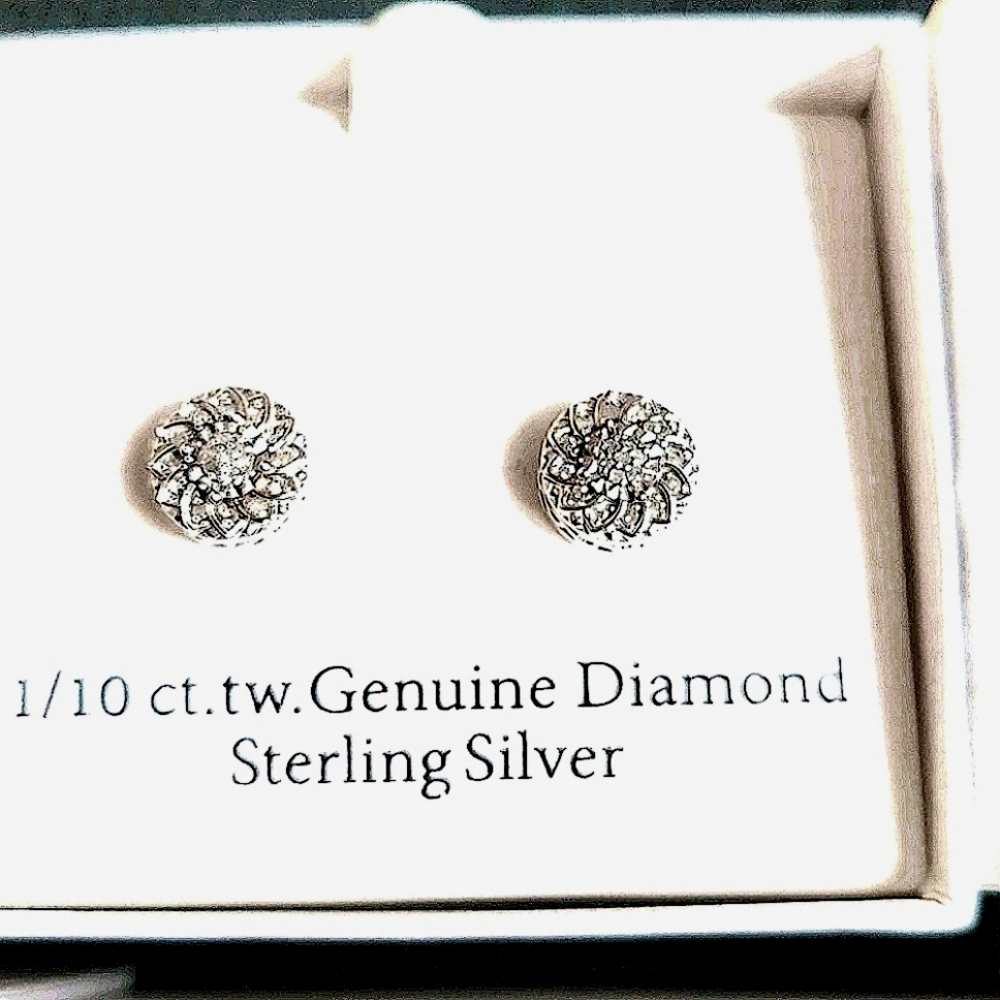 New 1/10 ct.tw.Genuine DIAMOND Earrings.925/SS